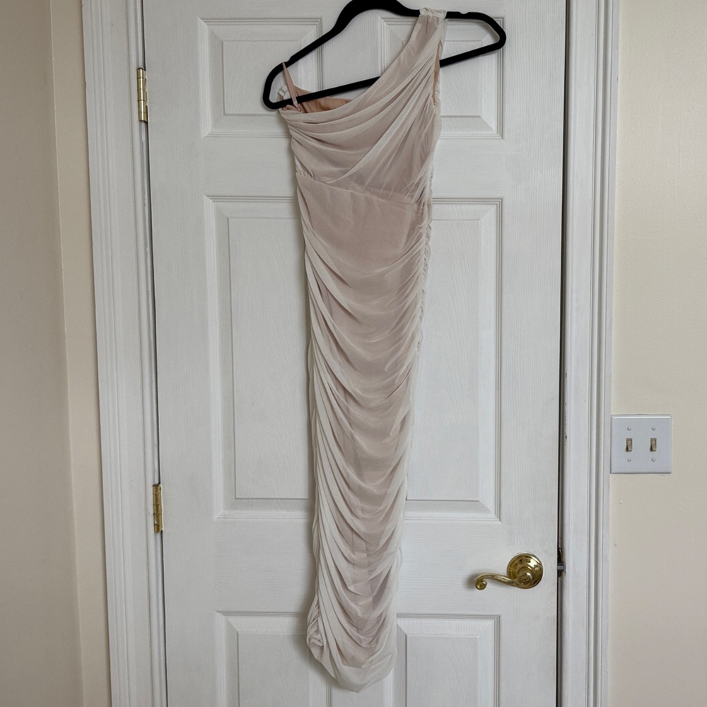 Elegant One-Shoulder Gown